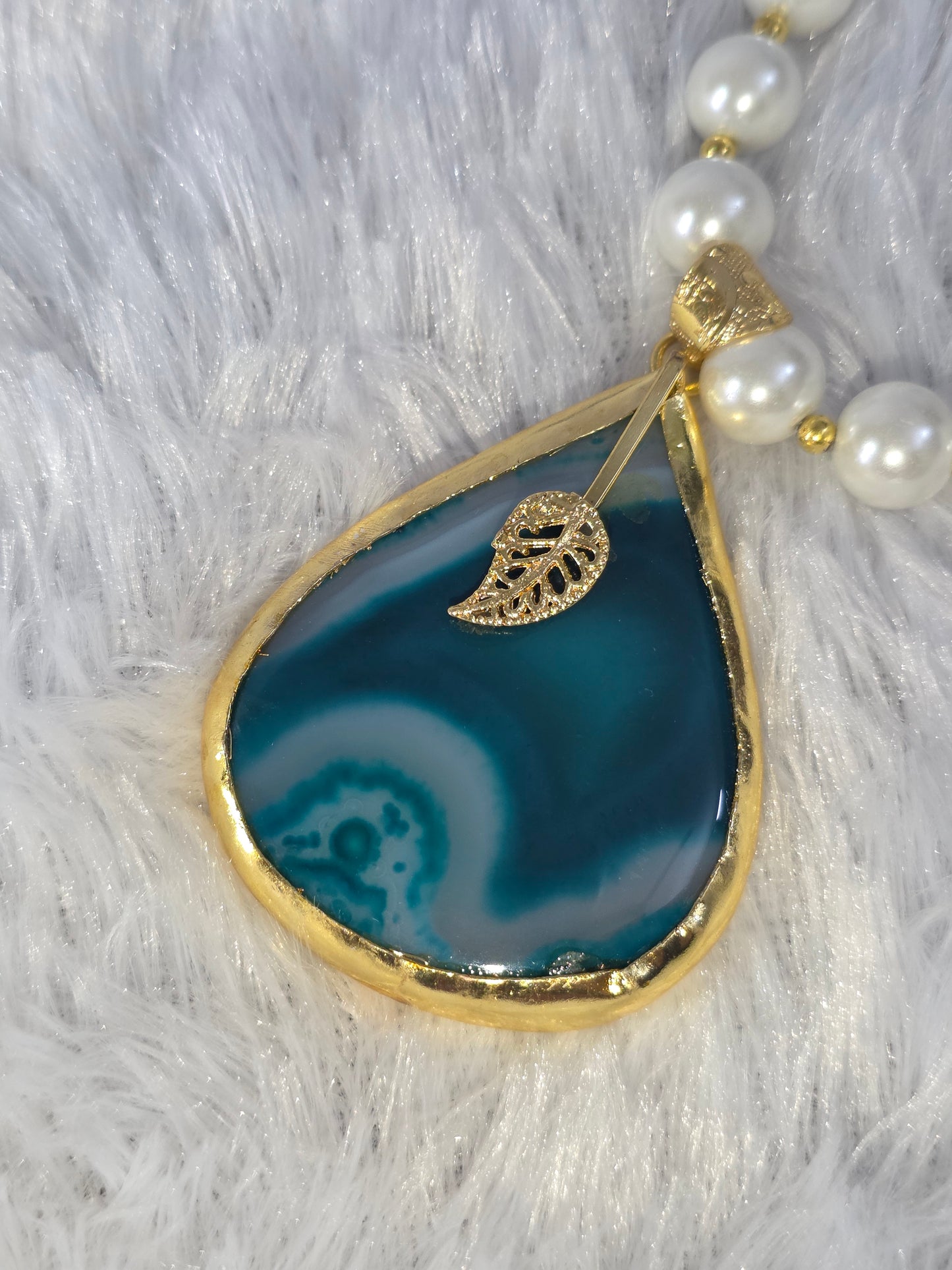 Agate pendant pearl long necklace