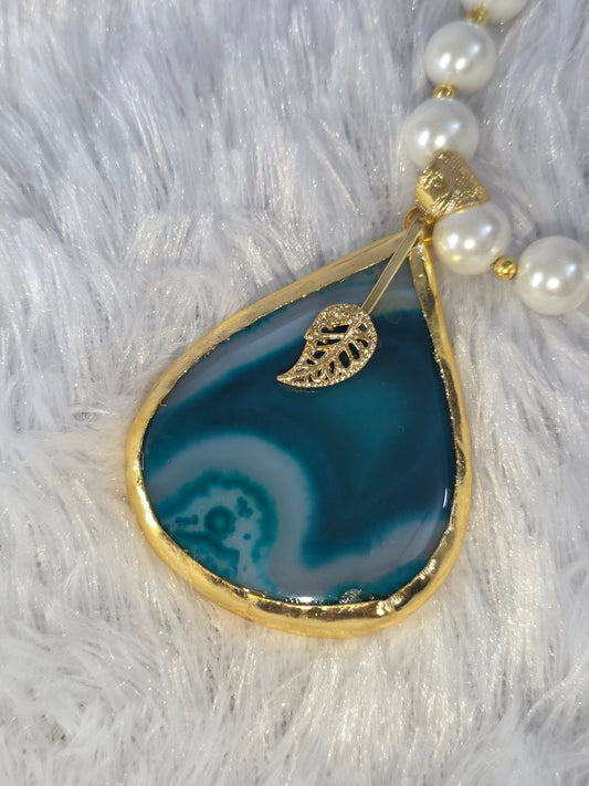 Agate pendant pearl long necklace