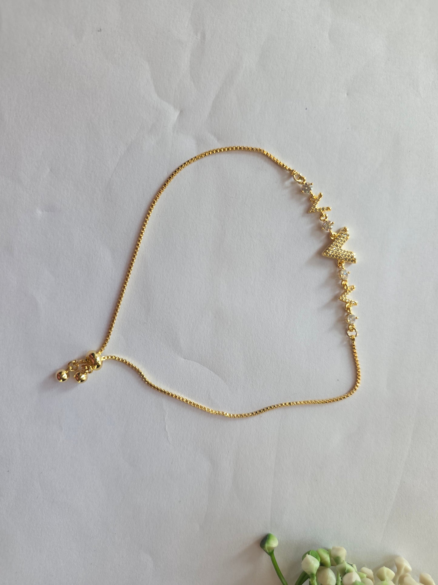 V fancy bracelet