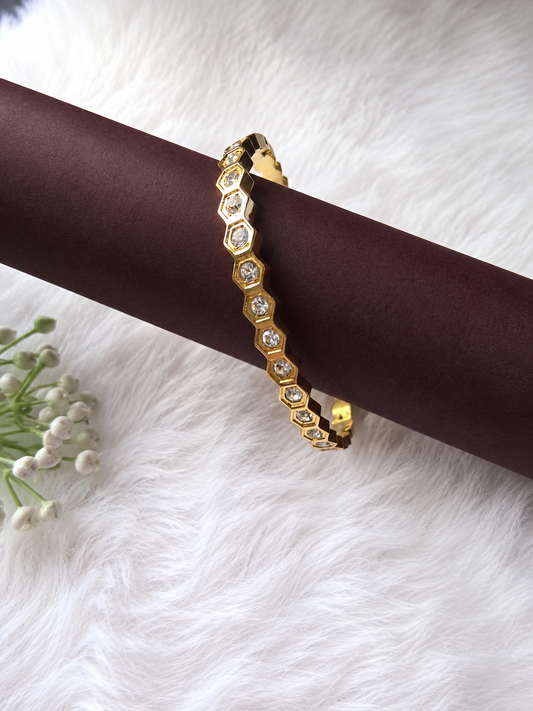 Hexa Spark Bracelet ✨