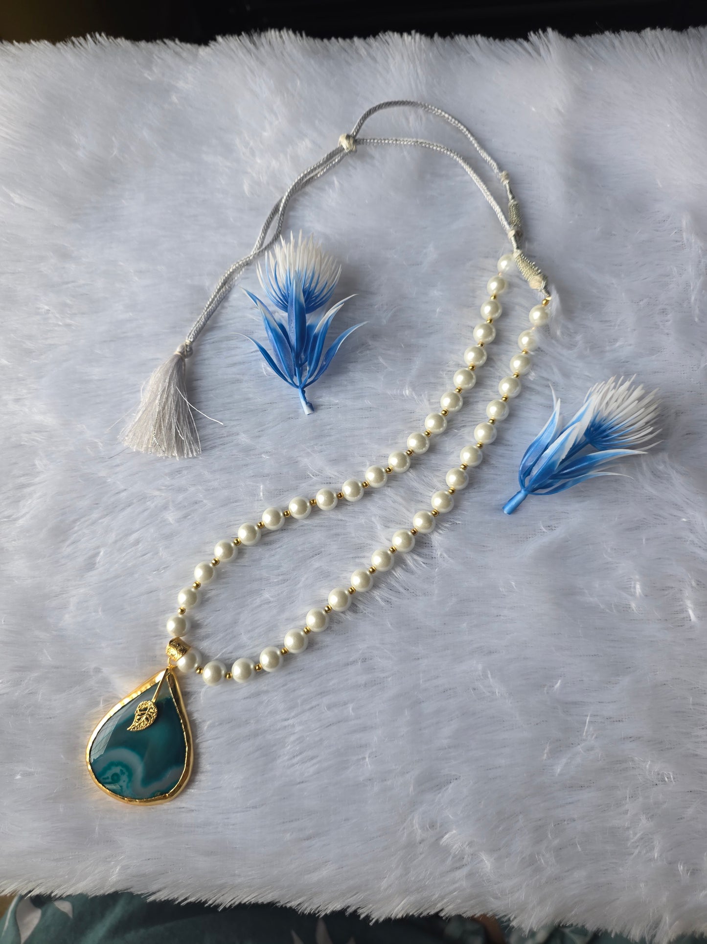 Agate pendant pearl long necklace