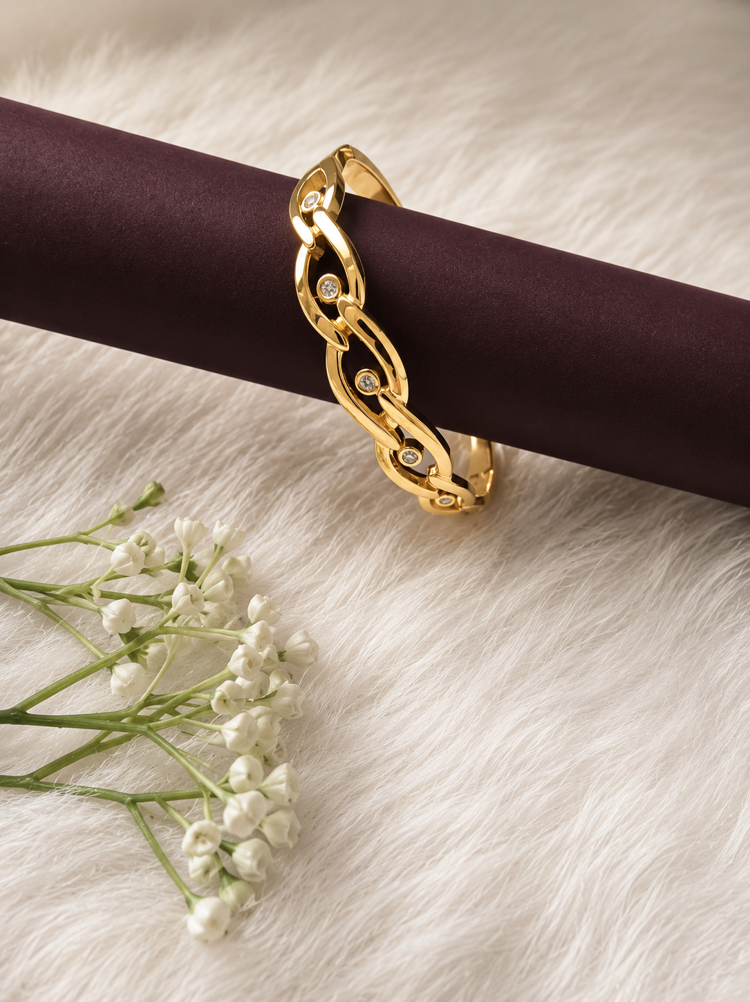 Elegant Gold-Tone Bracelet ✨
