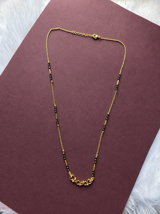 Delicate round design pendant mangalsutra