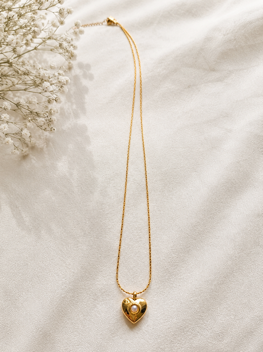 Small pearl heart pendant necklace
