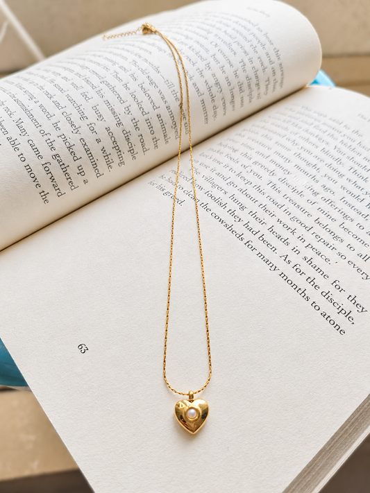 Small pearl heart pendant necklace